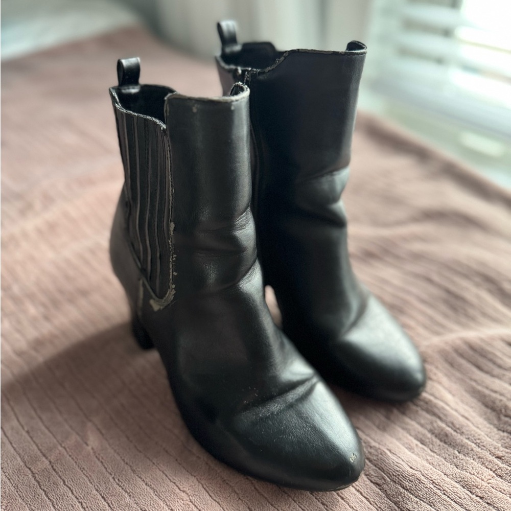 Elegant Black Ankle Boots